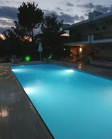Δωμάτια σε οικογενειακή κατοικία Nick